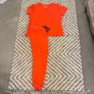 Women’s Orange Figs Scrubs Set Sz Small
